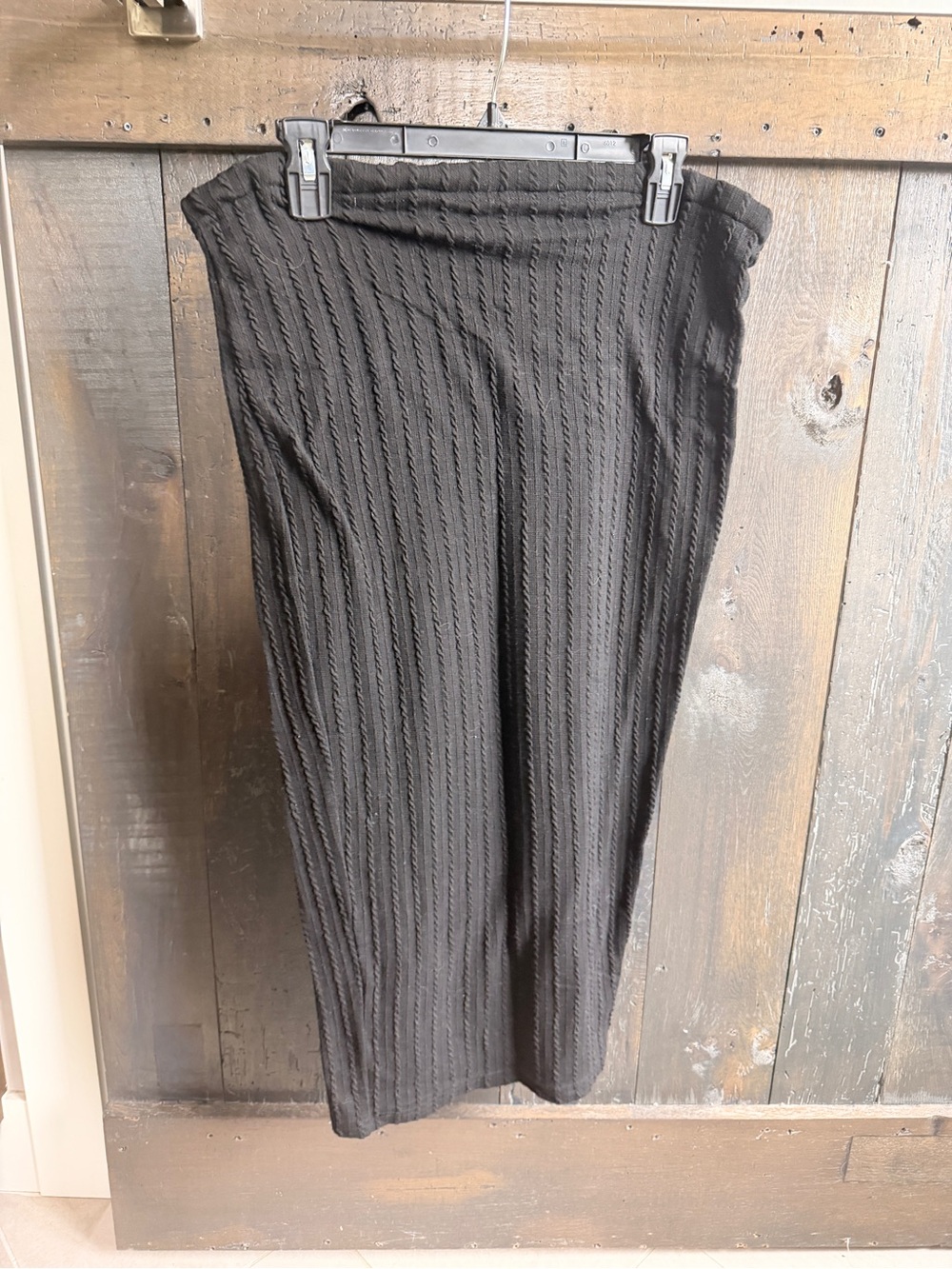 Sleek Black Ribbed Pencil Midi Skirt